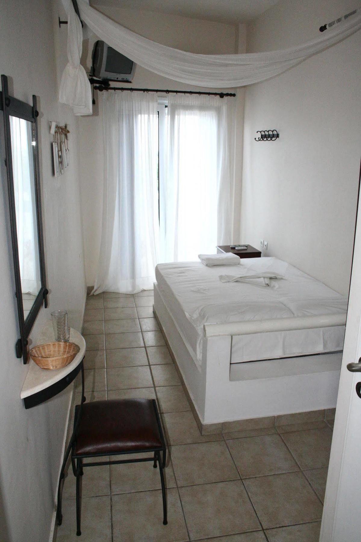 Cyclades Hotel Serifos Livadi  Exterior photo